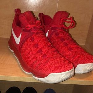 KD 9 varsity red
